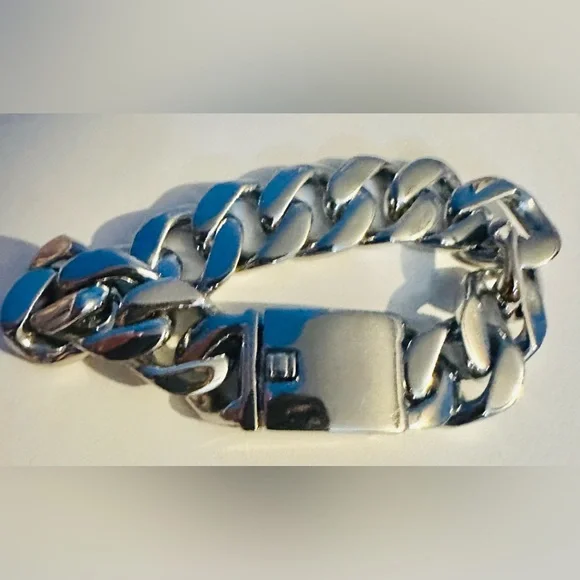 Stainless Steel Unisex Chunky SilverTone Bracelet NWOT - Picture 4 of 4
